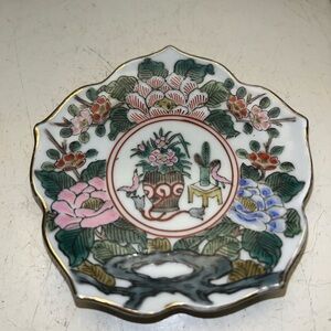 Vintage Chinese Famille Rose Porcelain Small Scalloped Dish Qianlong Mark